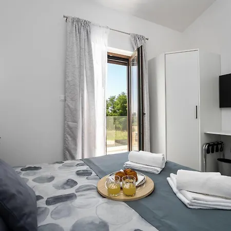 Holiday home Aria Blue By Interhome