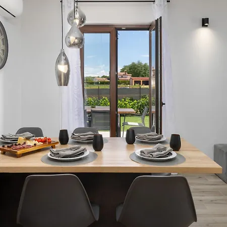 Aria Blue By Interhome Kastelir
