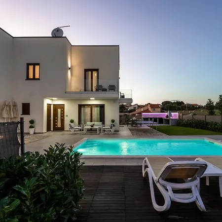 Aria Blue By Interhome * Kaštelir
