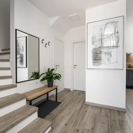 Aria Blue By Interhome * Kastelir
